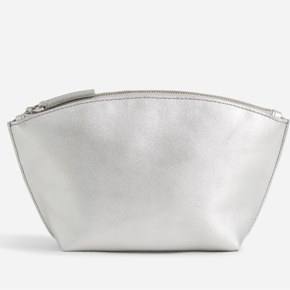 Madewell The Essential Zip Pouch in Leather Metallic Silver
